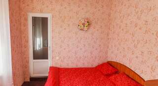 Гостиница Гостевой дом Су-Мис Симеиз Номер с 1 двуспальной кроватью или 2 односпальными кроватями и ванной комнатой-3